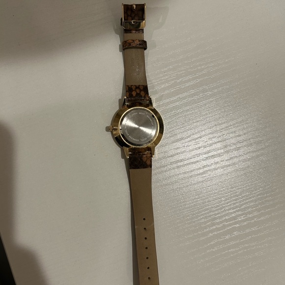 Watch - Picture 3 of 4